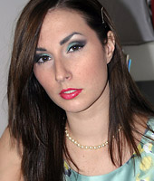 Lara Latex lookalike